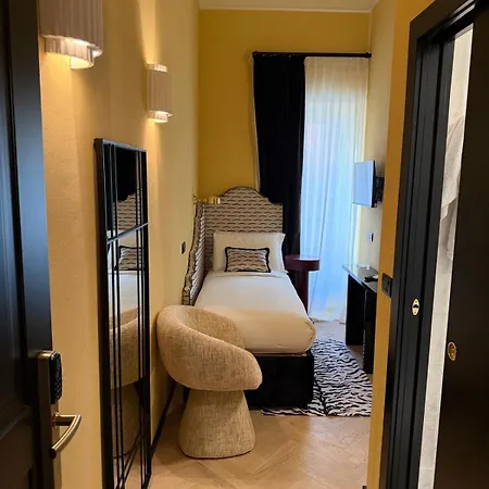 Smart At Spanish Steps 4* Rom